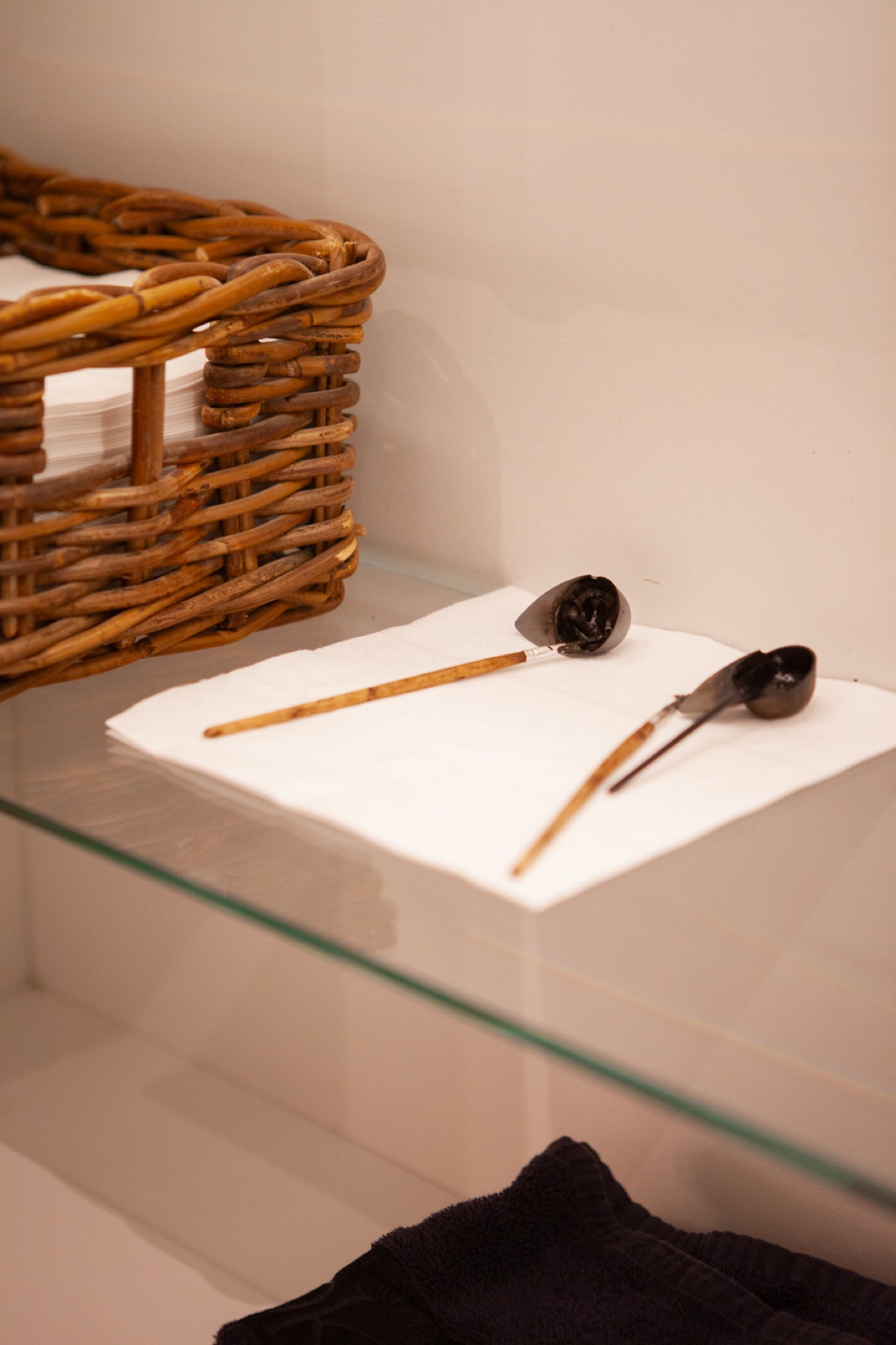 Bürsten und Friseurwerkzeug im Salon AG Haarwelt