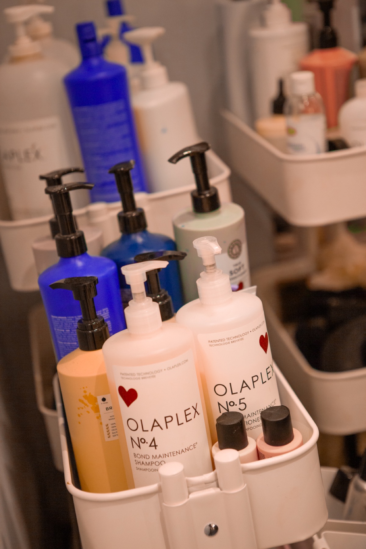 Haarpflege- und Stylingprodukte im Salon AG Haarwelt