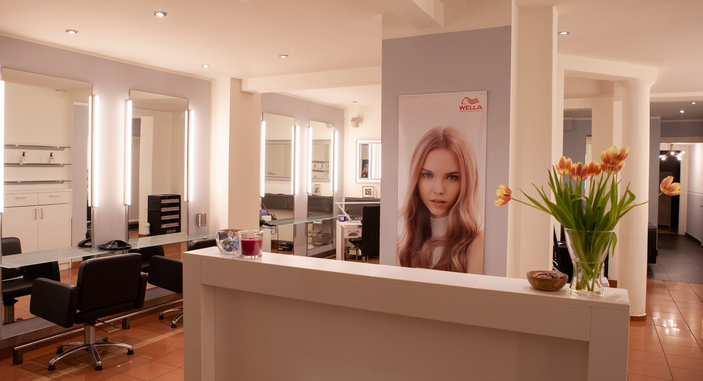 Empfangsbereich im Salon AG Haarwelt in Hamburg-Winterhude